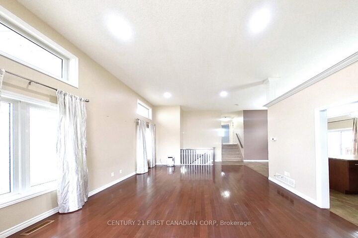 Property Photo:  1020 Hanson Crescent  ON N6G 0B9 