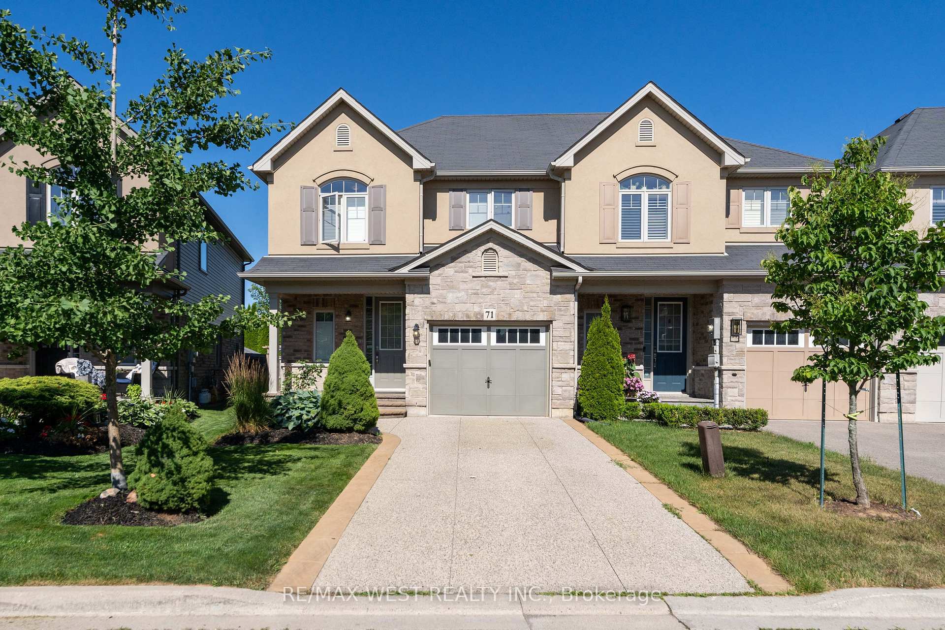 Property Photo: 71 Sexton Crescent ON L9G 0E2