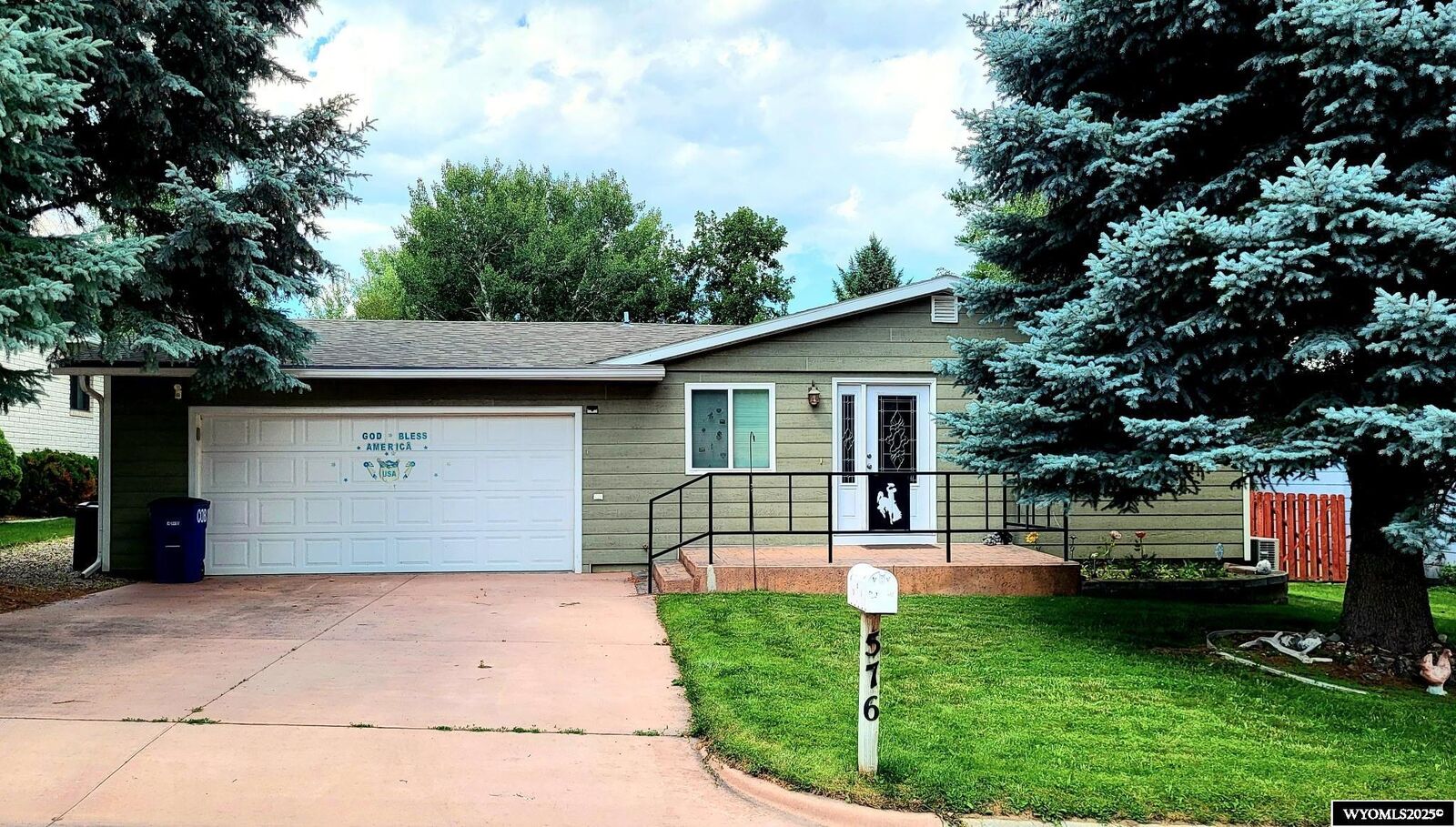 Property Photo:  576 Sesame Street  WY 82834 