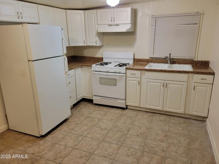9838 N 14th Street  Phoenix AZ 85020 photo