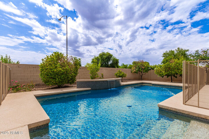 Property Photo:  1515 N Los Alamos Circle  AZ 85213 