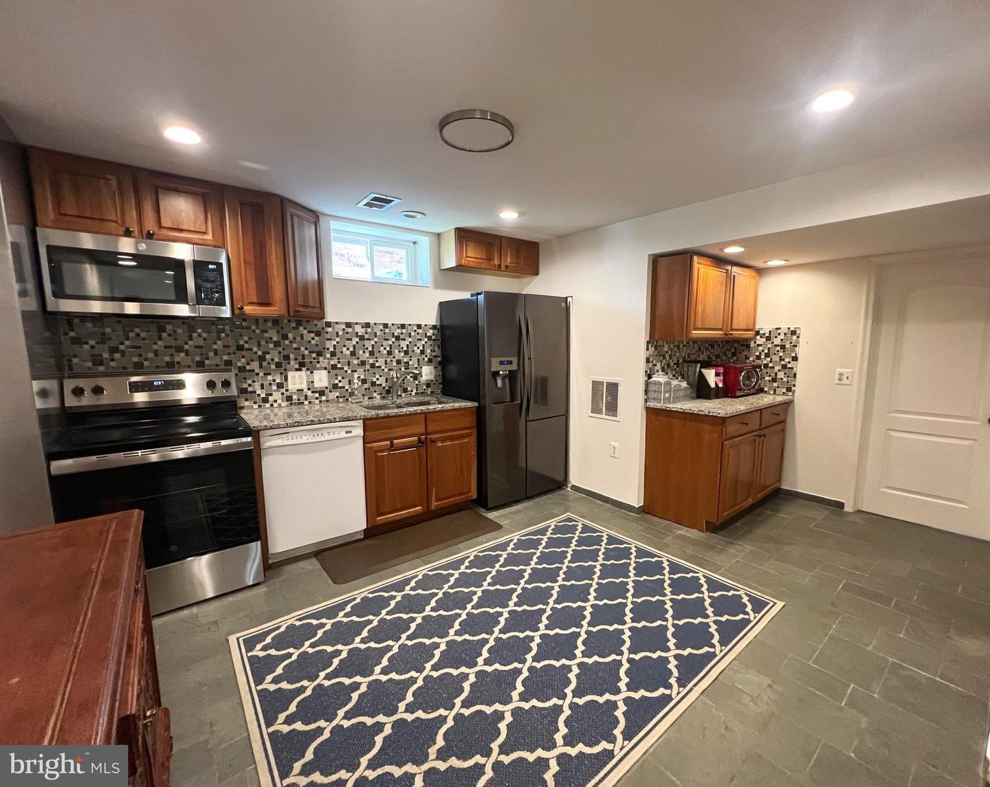 Property Photo:  2302 E Randolph Avenue Basement  VA 22301 