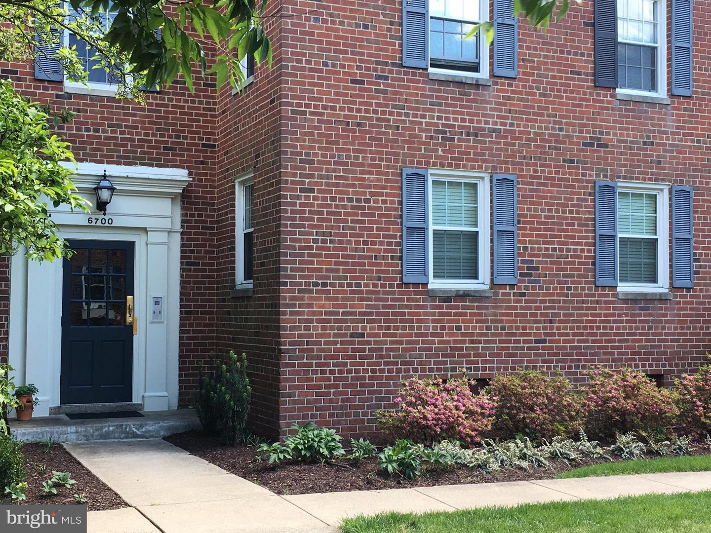 Property Photo: 6700 Wakefield Drive W A2 VA 22307