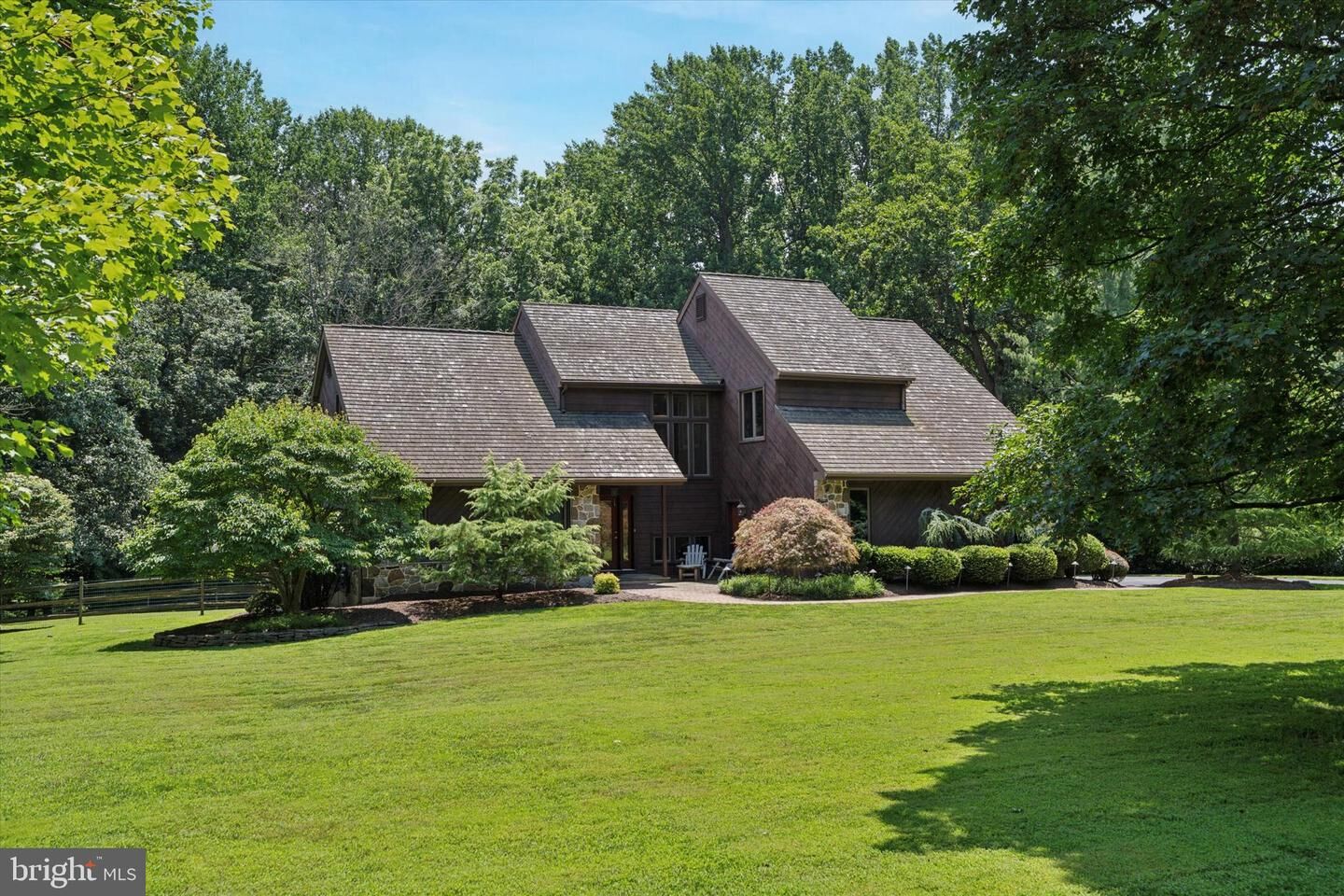 Property Photo:  1076 Heartsease Drive  PA 19382 