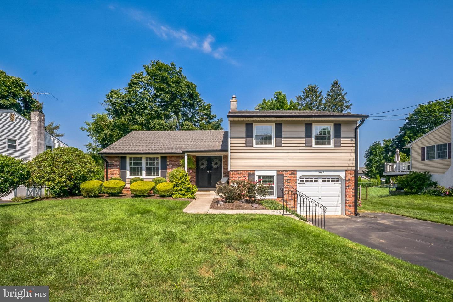 Property Photo: 1644 Jill Road PA 19090