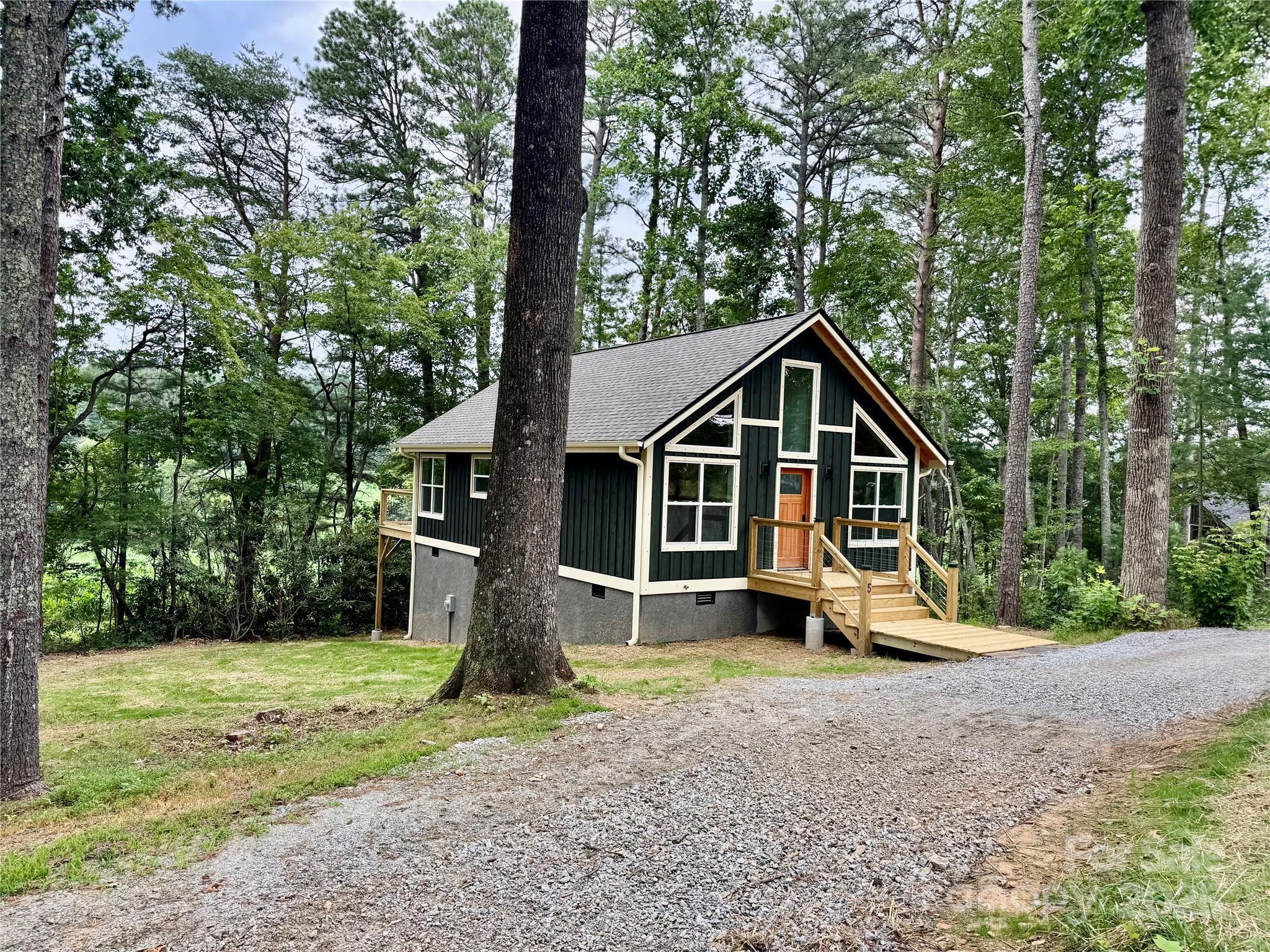 Property Photo:  5 S Bear View Drive  NC 28792 