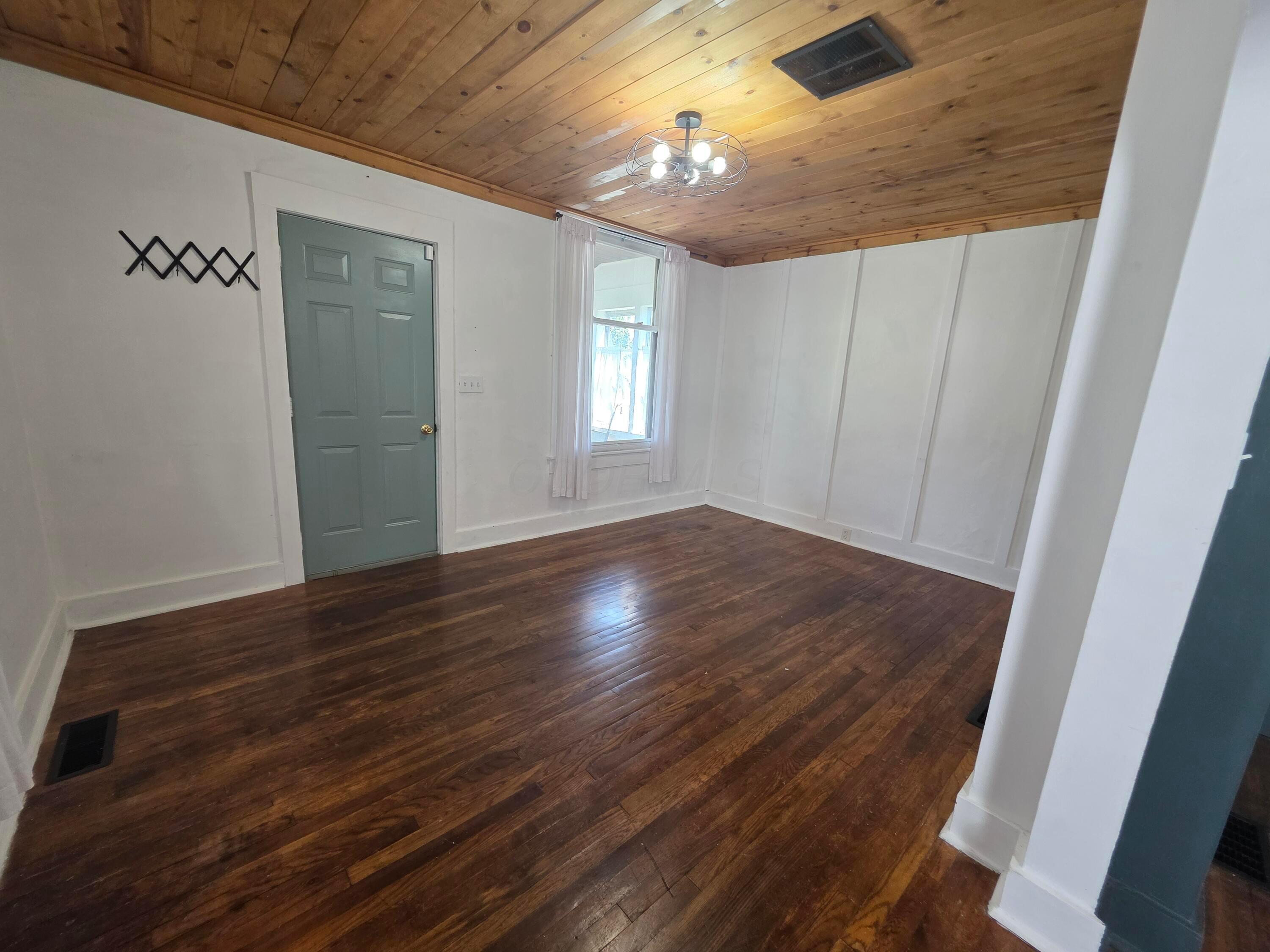 Property Photo:  861 S Poplar  OH 44820 