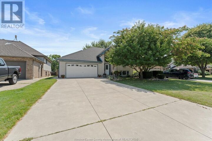 Photo de la propriété:  560 Revland Drive  ON N8N 4T1 