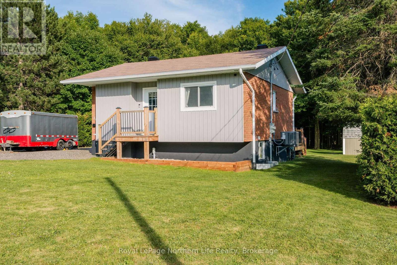 Property Photo: 162 Francis Avenue ON P1C 1B2