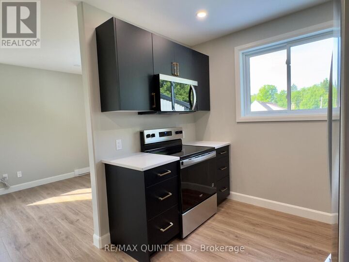 Property Photo: 330 Victoria Street 4 ON K0K 3J0
