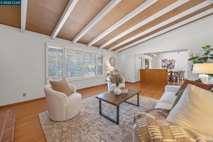 Property Photo:  2101 Hillview Dr  CA 94596