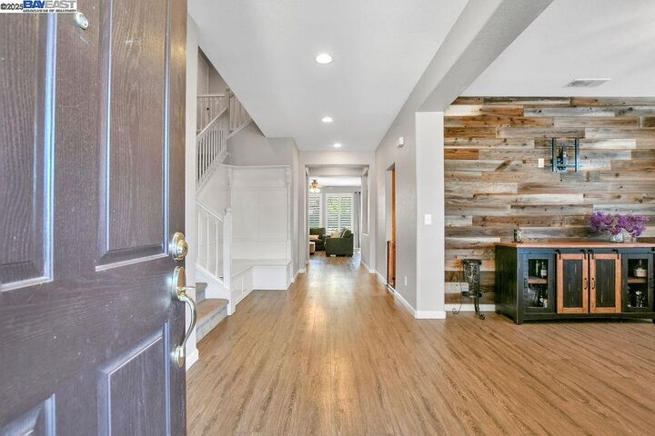 Property Photo:  675 Merritt Ct  CA 94505 