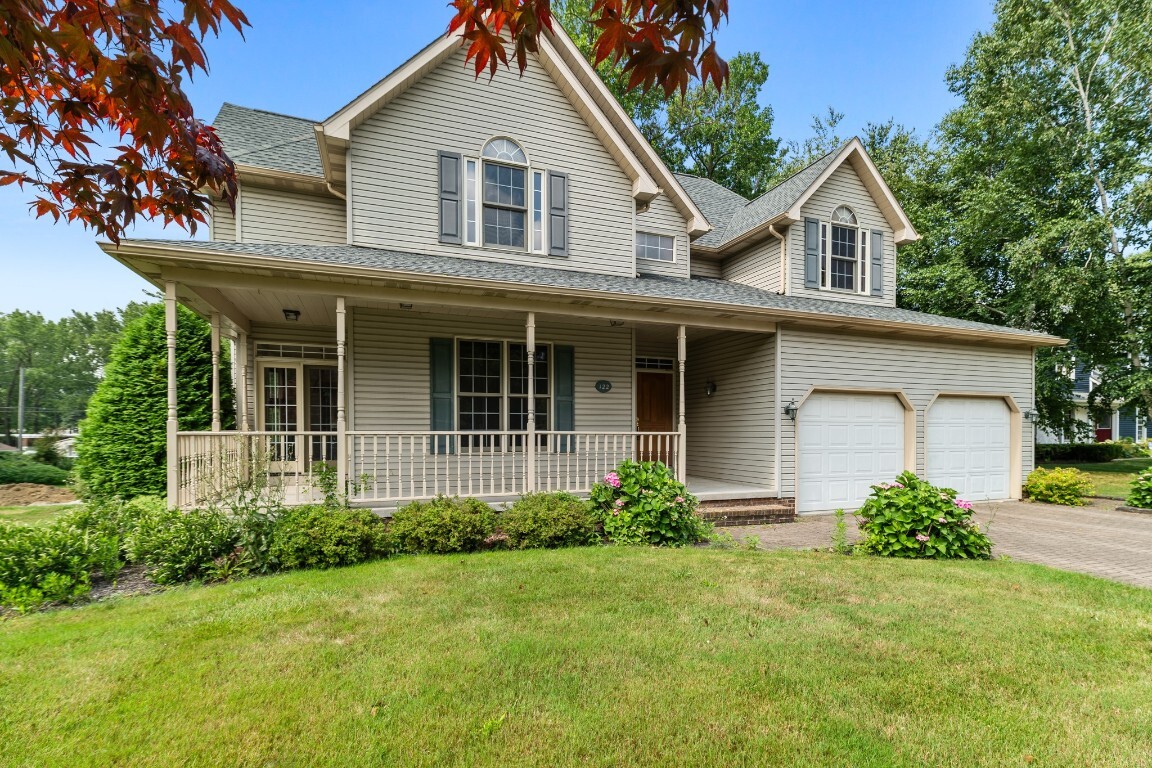 Property Photo: 122 Oak Tree Court PA 16511