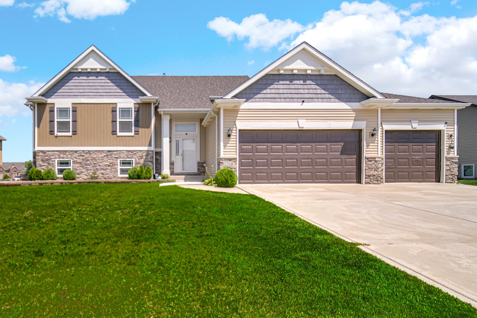 Property Photo: 2886 W 83rd Lane IN 46410