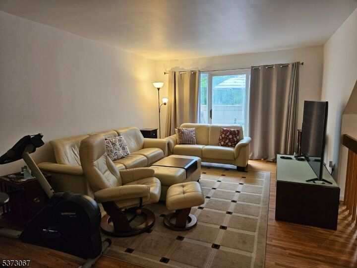 Property Photo:  19 Newcastle Ct  NJ 07046 