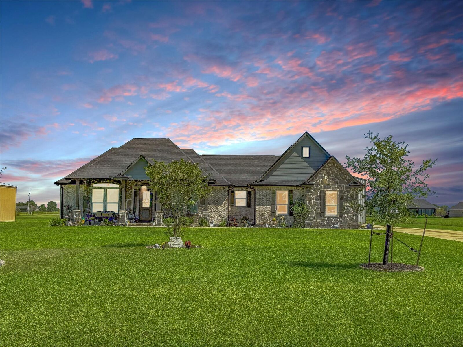 Property Photo:  1231 Appaloosa Circle  TX 77515 