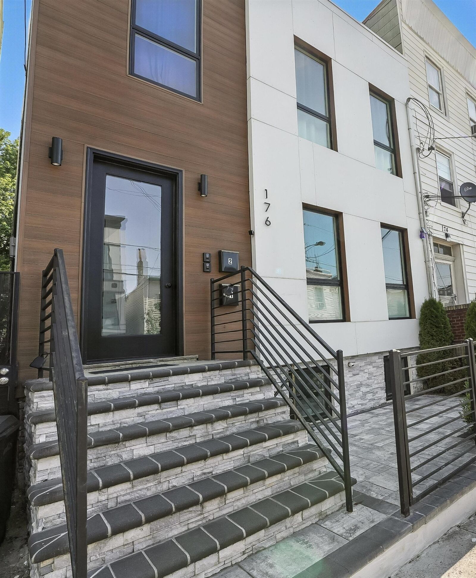 Property Photo:  176 Griffith St 1  NJ 07307 