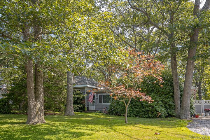 88 West End Avenue  Shirley NY 11967 photo