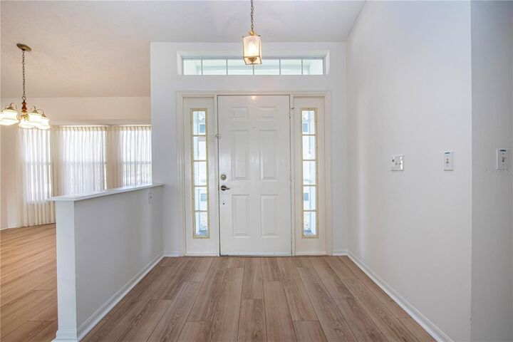 Property Photo:  2016 New Bedford Drive  FL 33573 