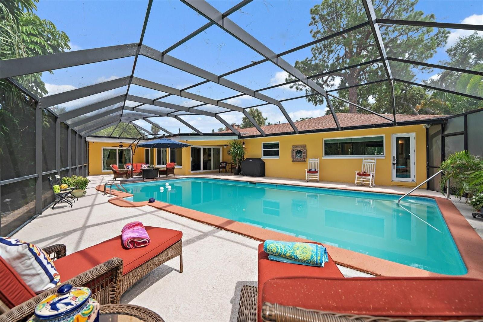 Property Photo: 252 S Garden Circle FL 33756