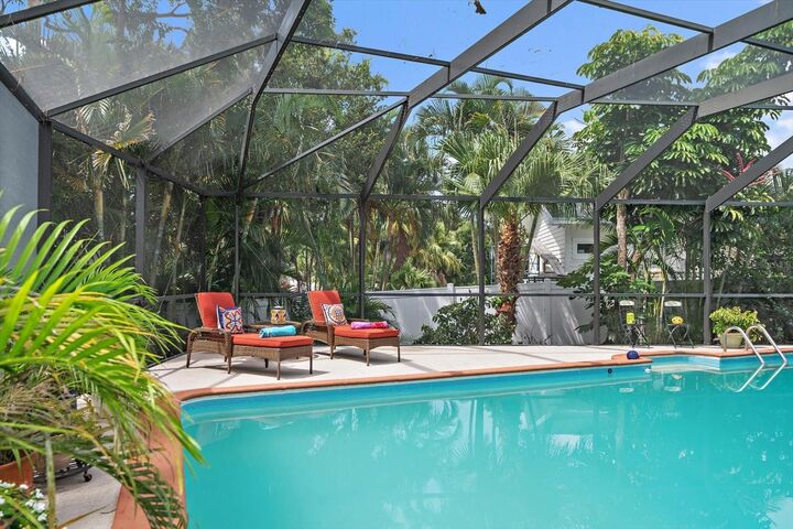 Property Photo: 252 S Garden Circle FL 33756