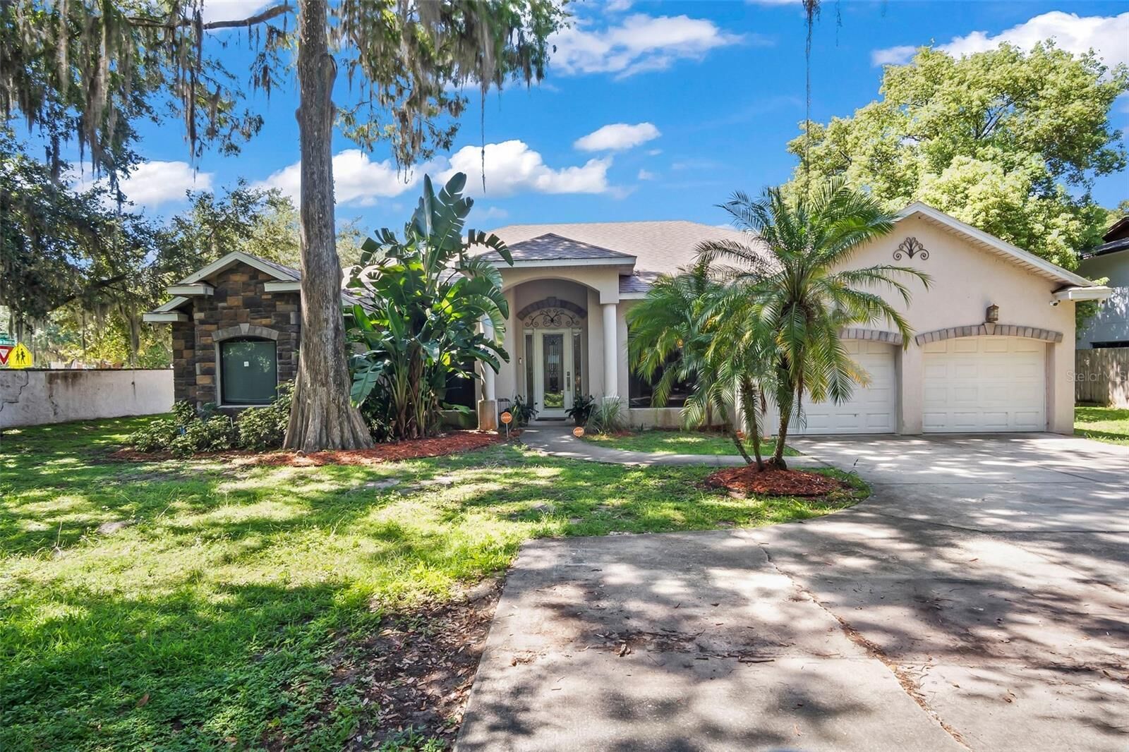 Property Photo:  4200 Arbor Oaks Court  FL 32808 