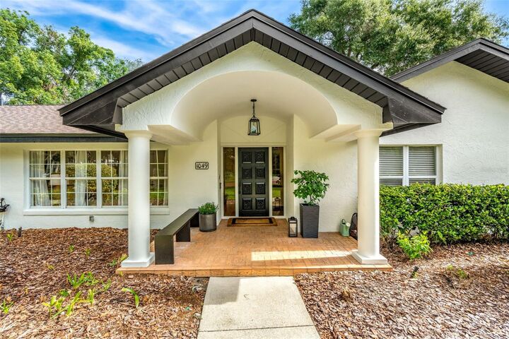 Property Photo: 1049 Tuscany Place FL 32789