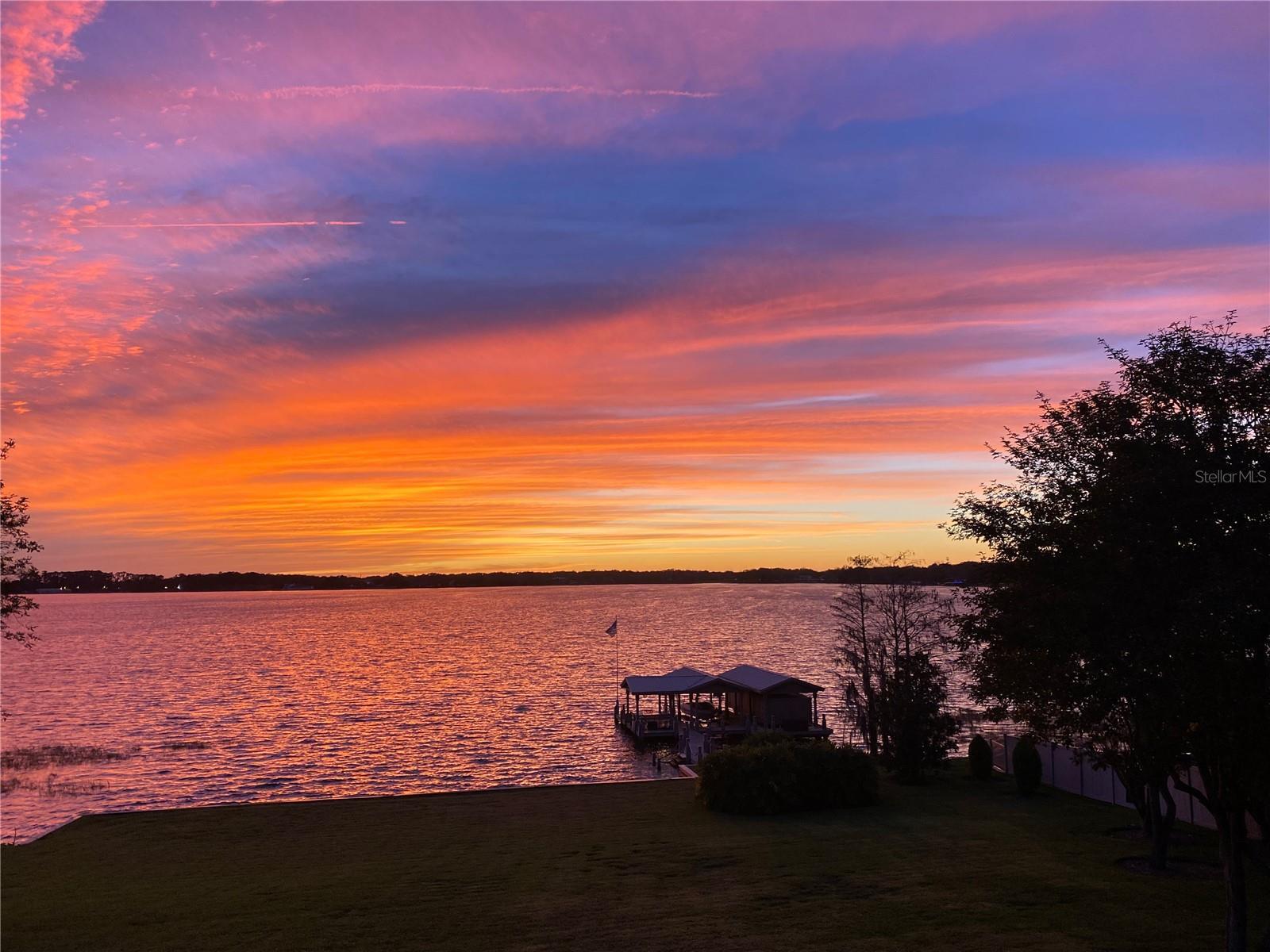 Property Photo: 2624 Midsummer Drive FL 34786