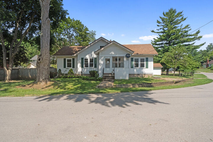 2637 Bow Street  Jackson MI 49203 photo
