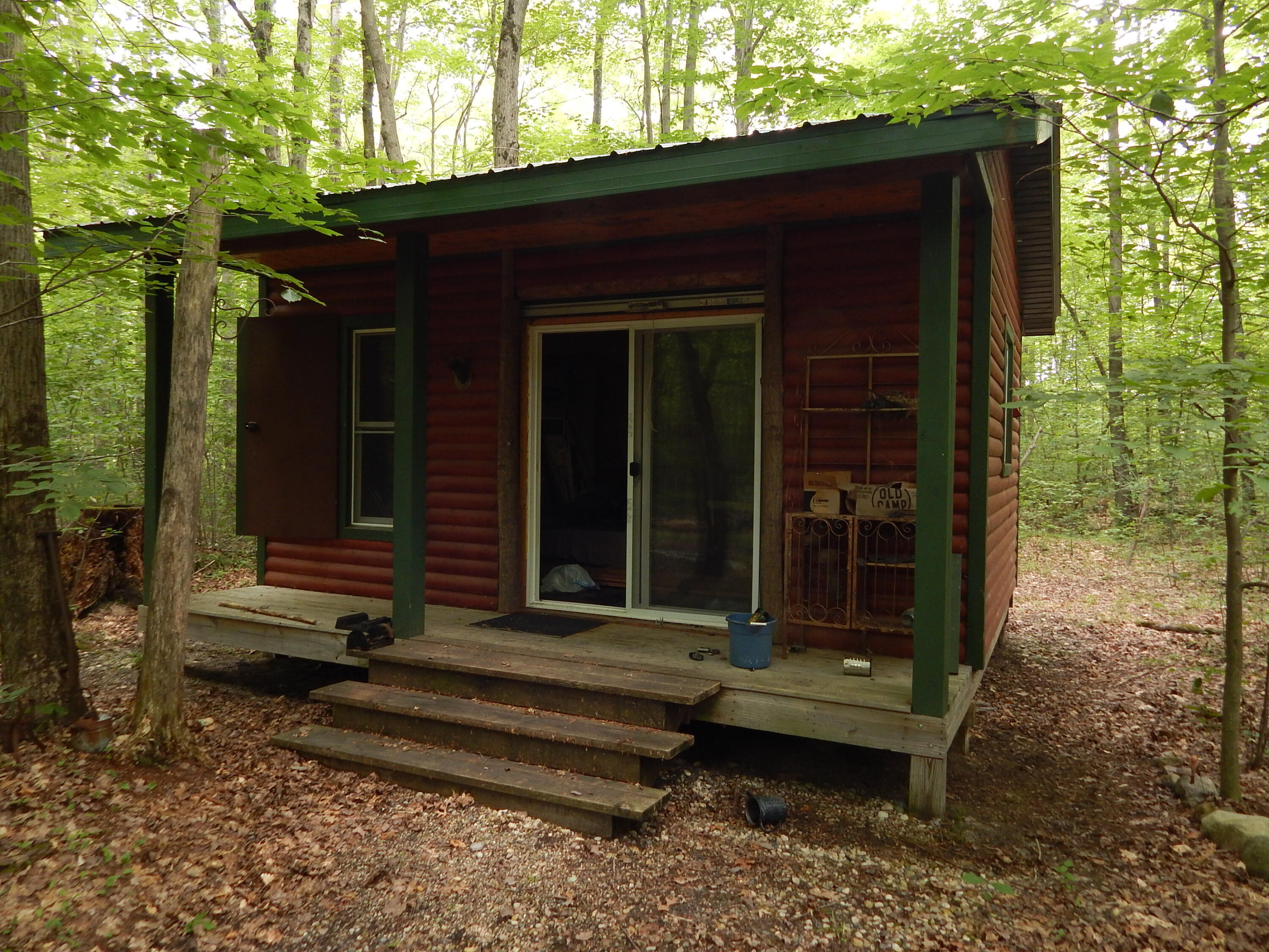 Property Photo:  204 N Catalpa Avenue  MI 49349 