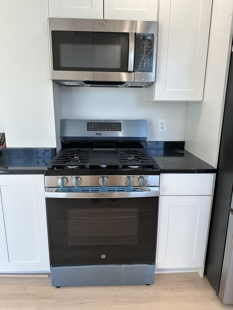 Property Photo: 1644 Clarence Avenue IL 60402