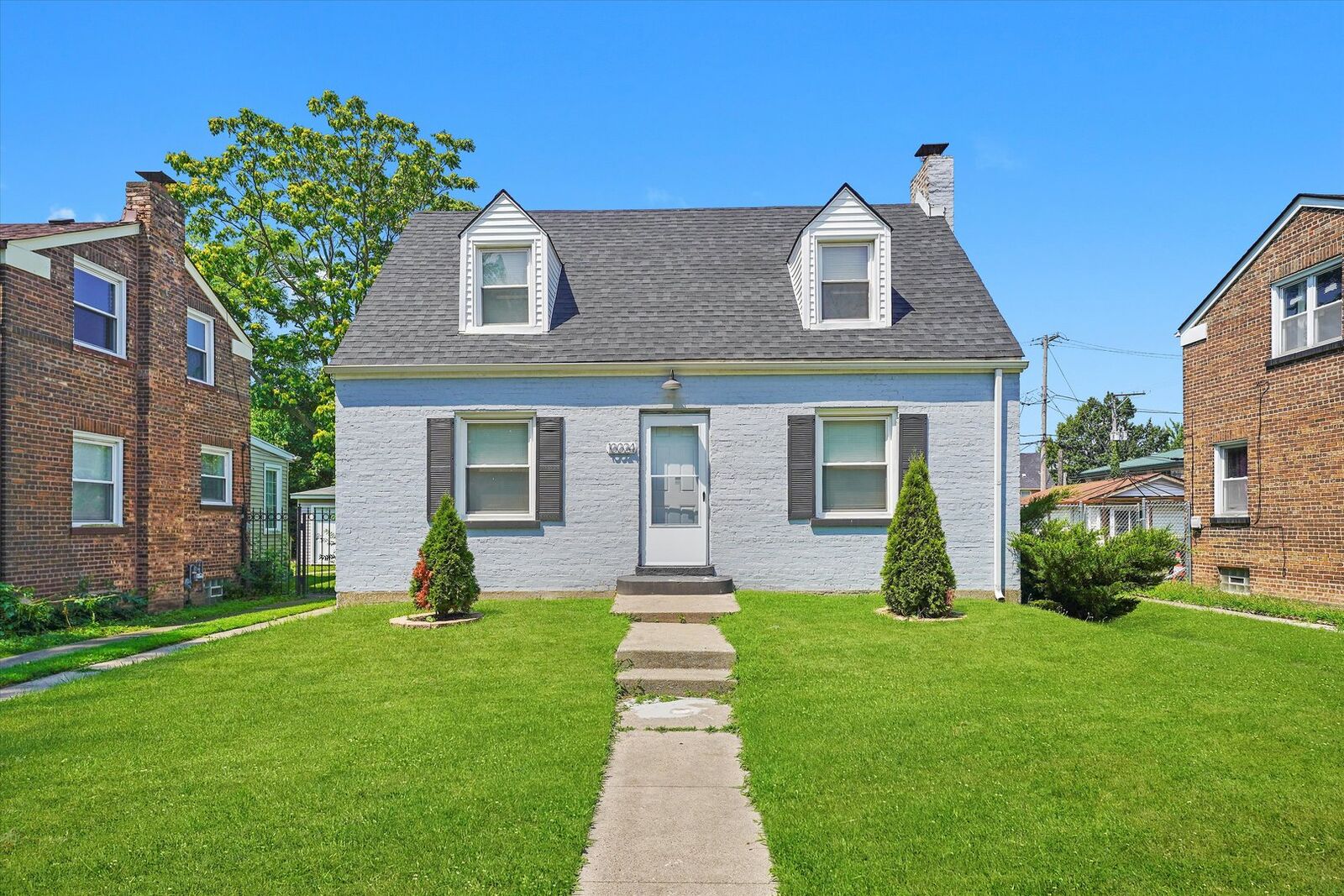 Property Photo: 10024 S Yates Boulevard IL 60617