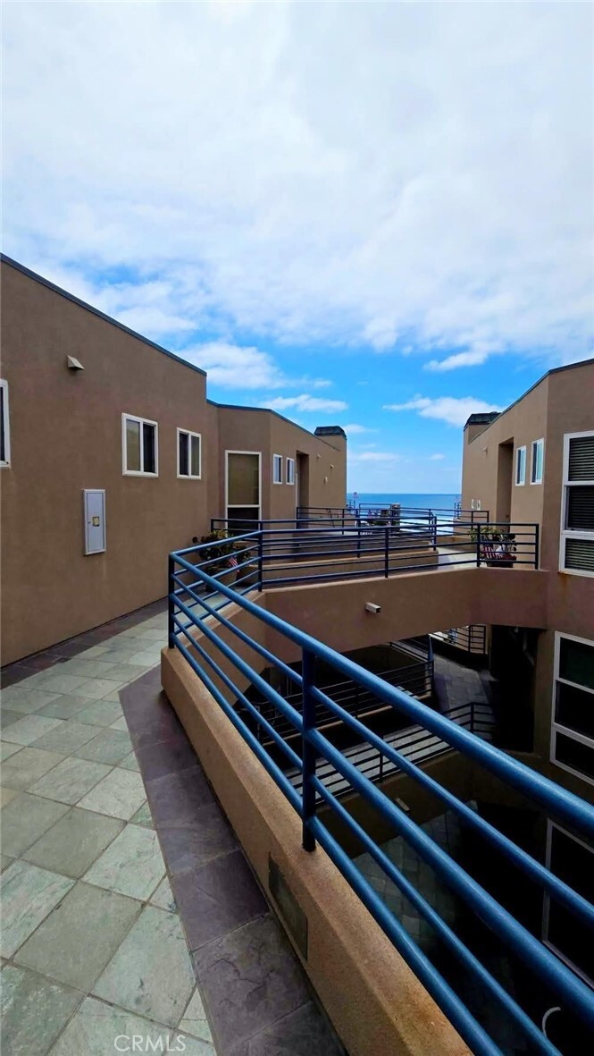 Property Photo: 901 S Pacific Street 301 CA 92054