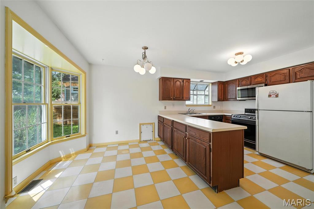 Property Photo:  9856 Oak Haven Avenue  MO 63119 