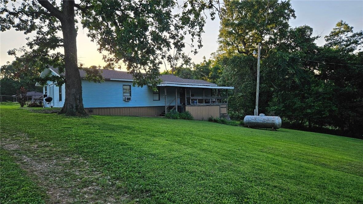 Property Photo: 13909 Buttermilk Springs Road AR 72736