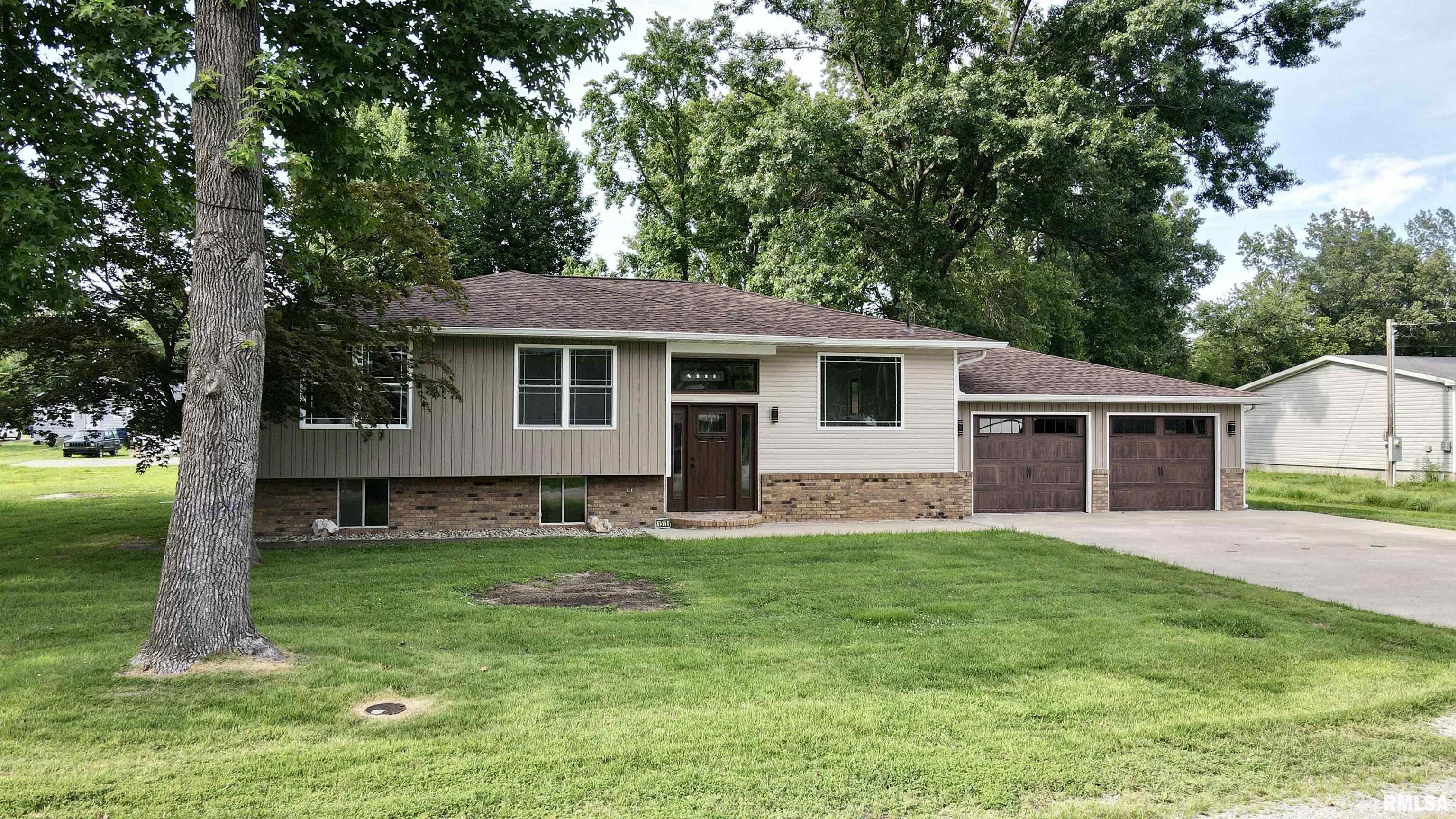 1511 E Cleveland Street  West Frankfort IL 62896 photo