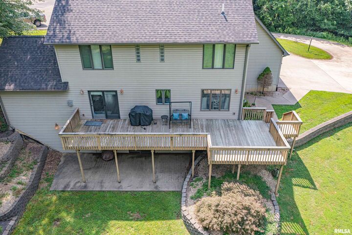 Property Photo:  2006 Northwoods Place  IL 62864 
