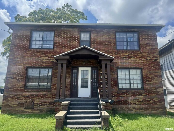 Property Photo:  205 S 6th Street  IL 62864 