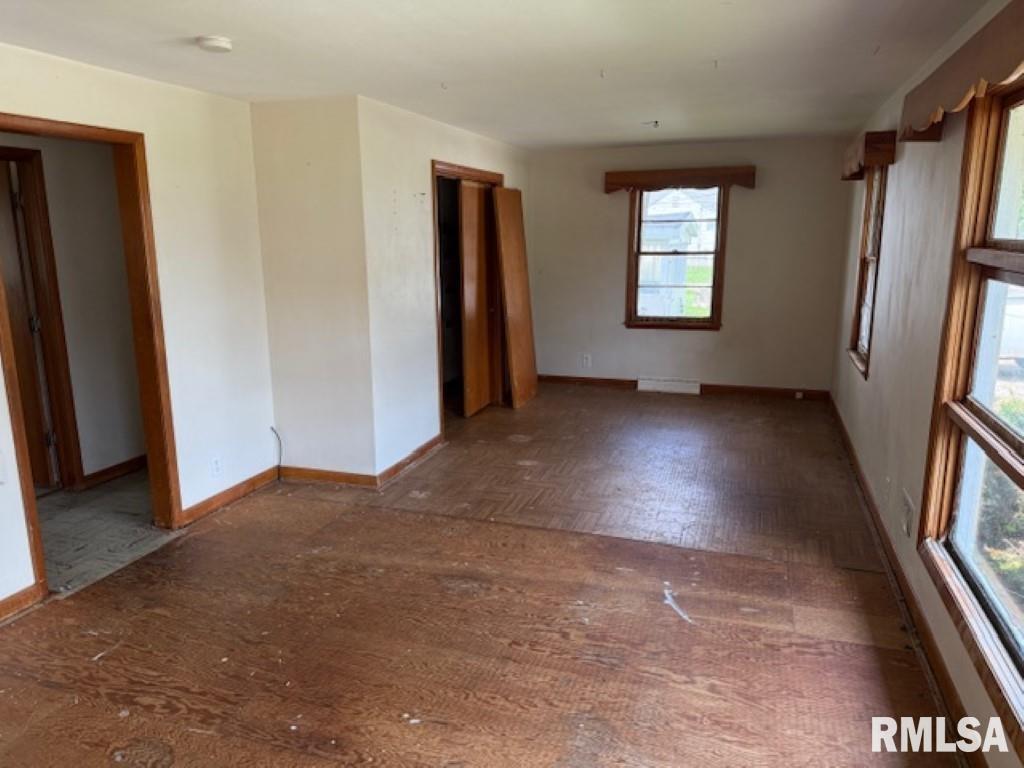 Property Photo: 209 S Lincoln Street IL 61570