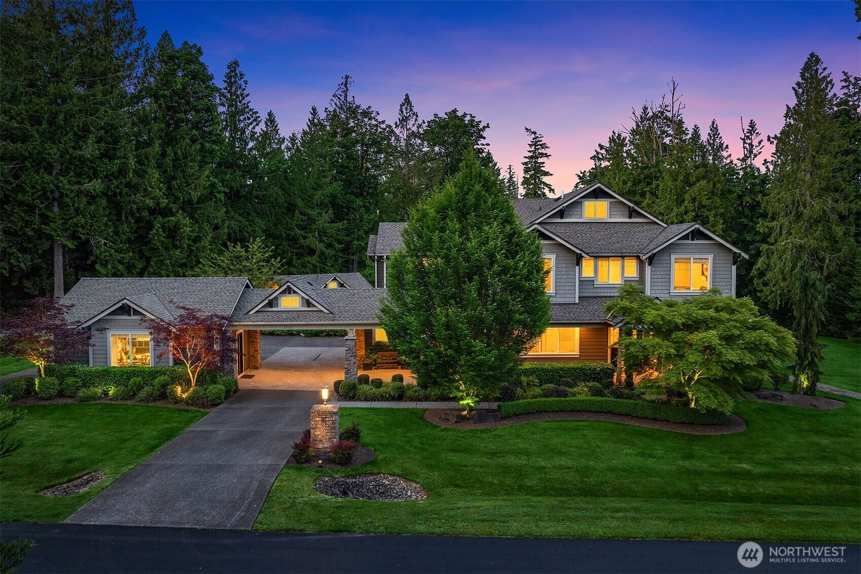 Property Photo: 2020 298th Crescent SE WA 98024