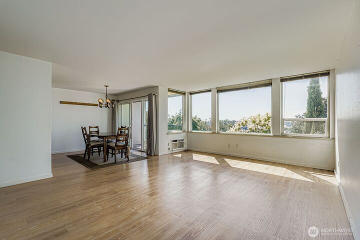 Property Photo:  1111 S Atlantic Street 211  WA 98134 