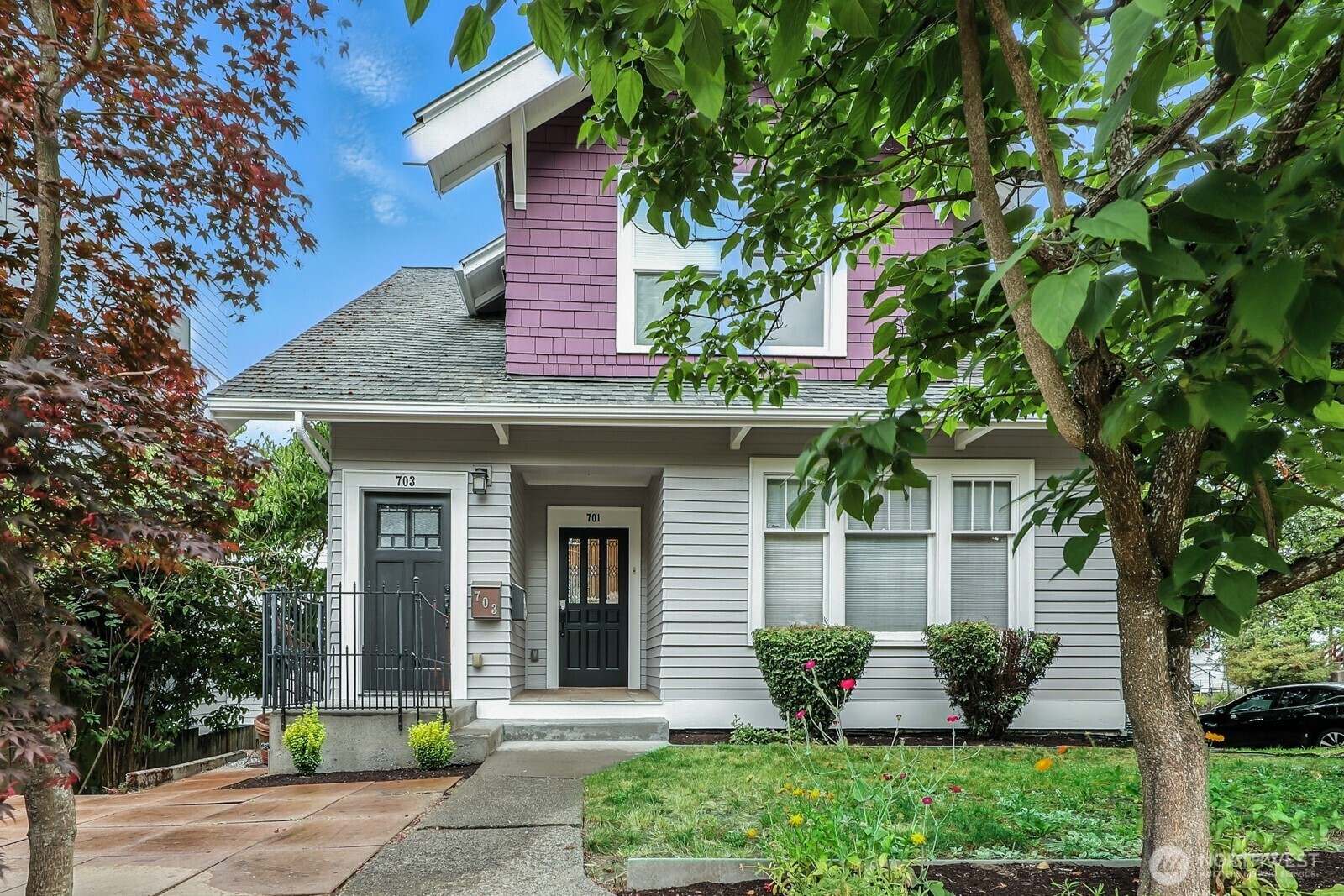 Property Photo:  703  18th Avenue S  WA 98144 