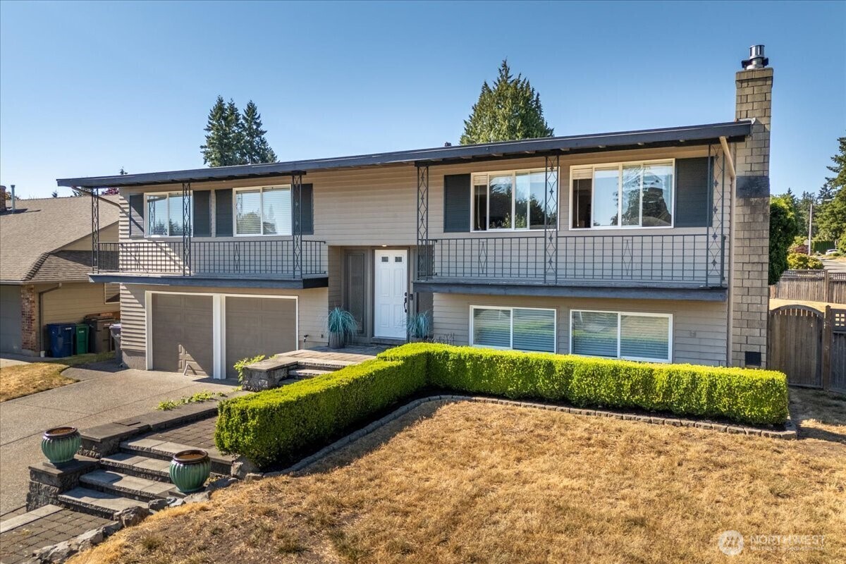 Property Photo: 11642 NE 135th Street WA 98034