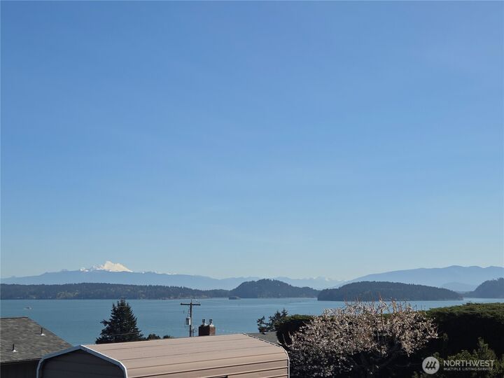 Property Photo:  539  Birch Street  WA 98277 