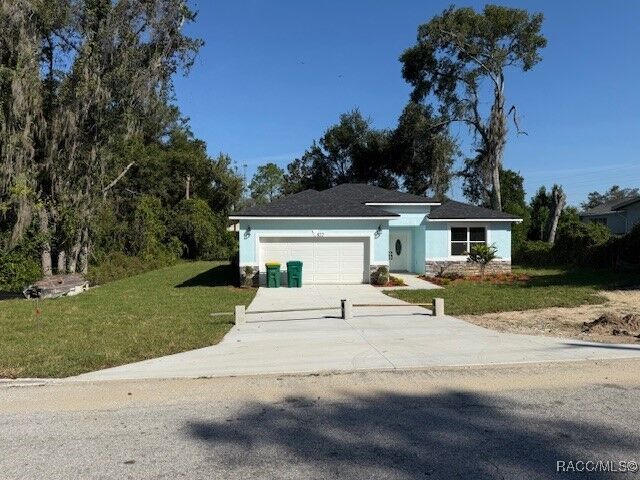 Property Photo:  822 Poplar Street  FL 34452 