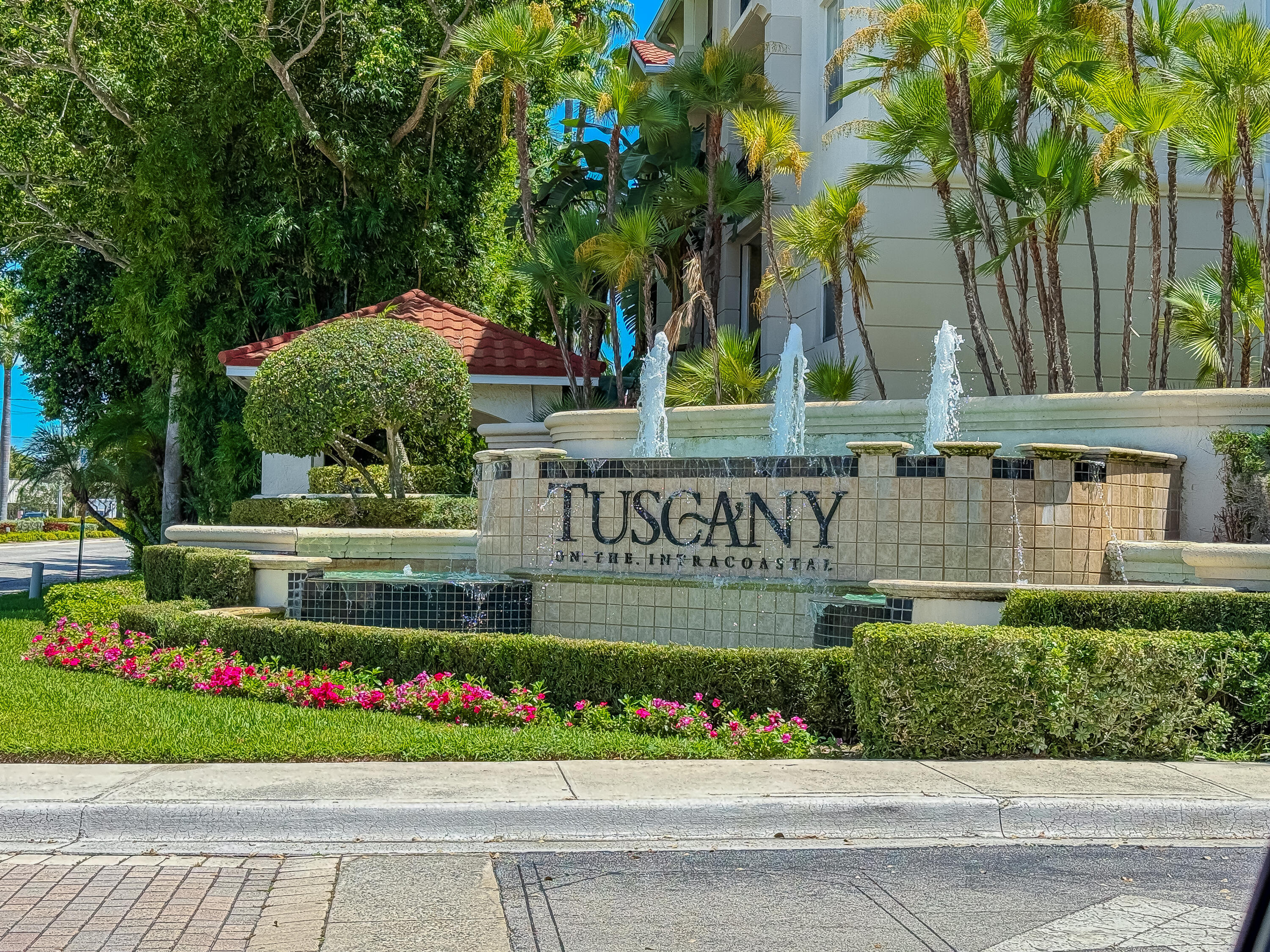 Property Photo: 2412 Tuscany Way FL 33435