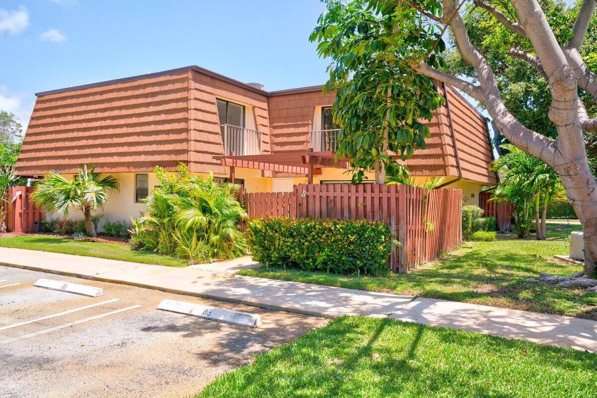 Property Photo: 2530 Albatross Road N 8-B FL 33444