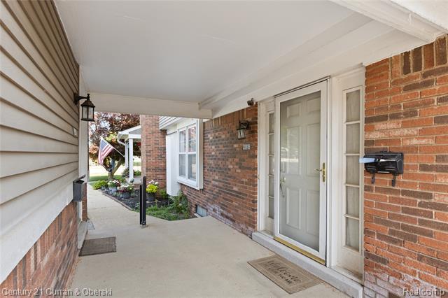 Property Photo:  20918 W Glen Haven Circle  MI 48167 