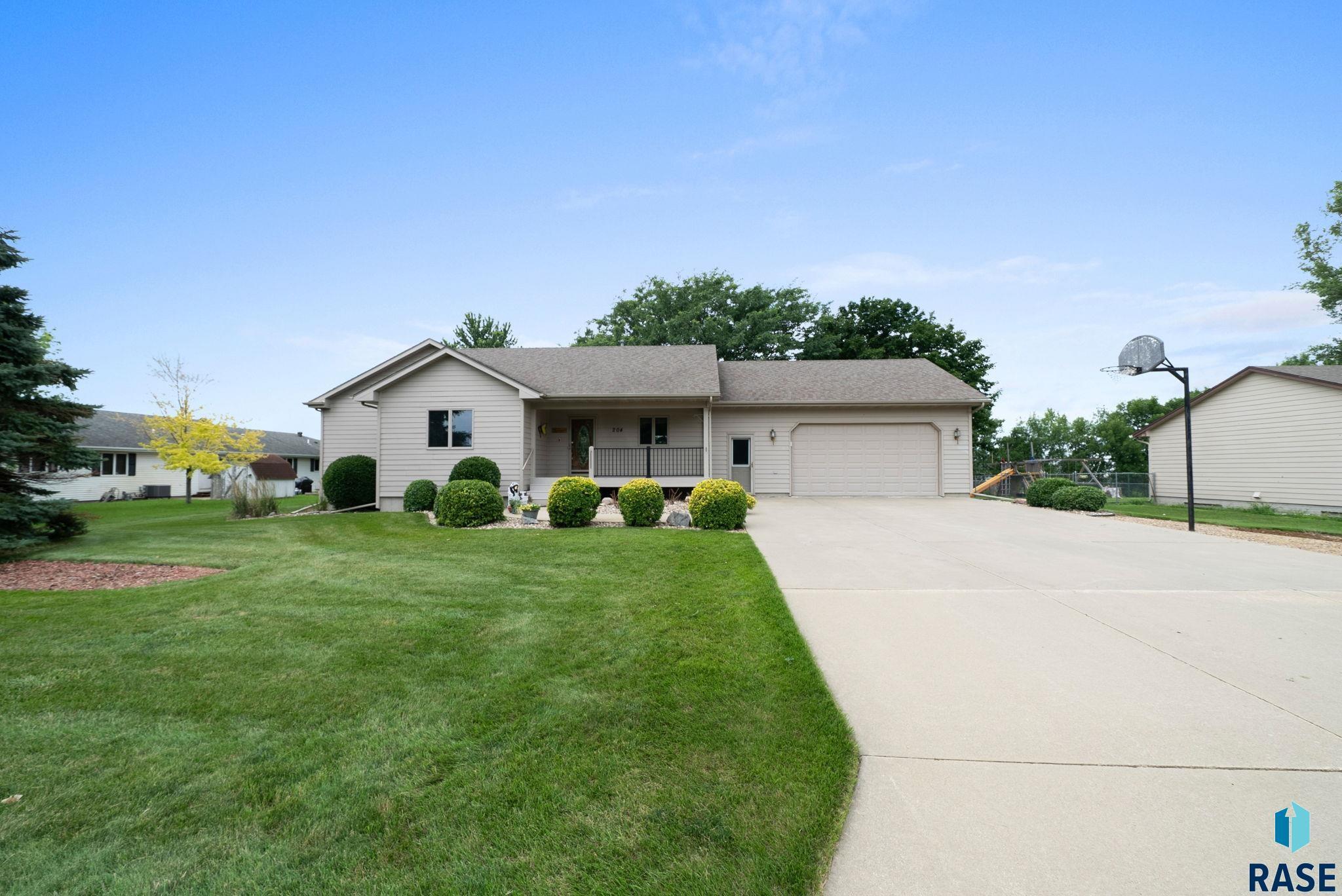 Property Photo: 204 S Carlson St SD 57035