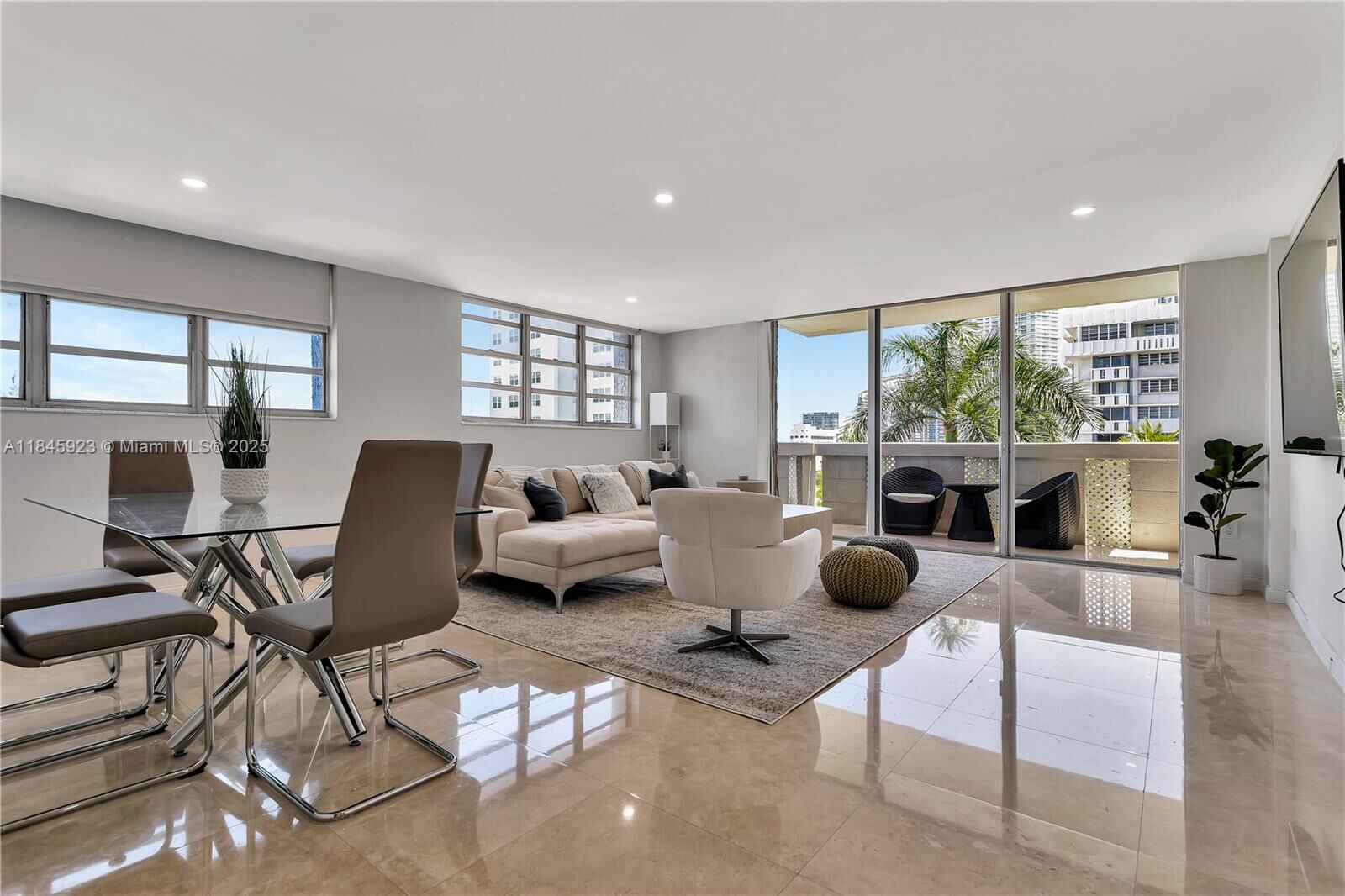 Property Photo:  800 West Ave 635  FL 33139 
